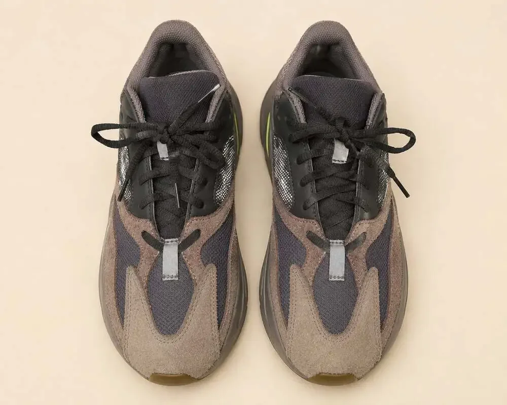 Adidas Yeezy Boost 700 Mauve Sneakers